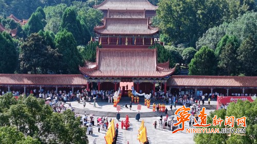 主特产业看宁远：一家景区带富一方百姓1_副本500.jpg
