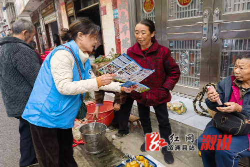 讲解禁毒知识图.jpg