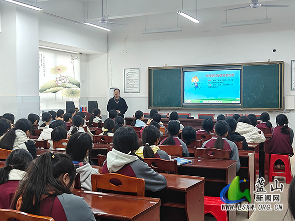 湘源学校开展女生青春期专题讲座.jpg
