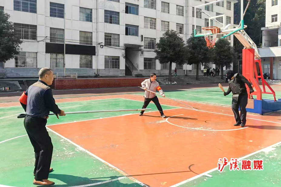 溪洗演练.jpg2.jpg3.jpg