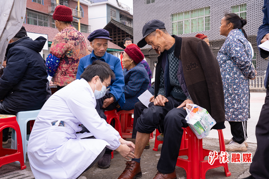 总工会重阳.jpg2.jpg