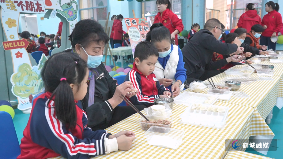 饺香传情 童心敬老 市委市政府机关幼儿园温情暖重阳.mp4_20251024_154844.567.jpg