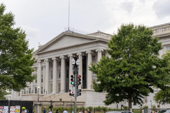 美国国债首次突破38万亿美元