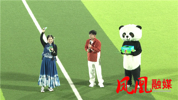 开场非遗歌舞燃情 中场歌曲引爆全场[00_01_28][20251026-110926].jpg