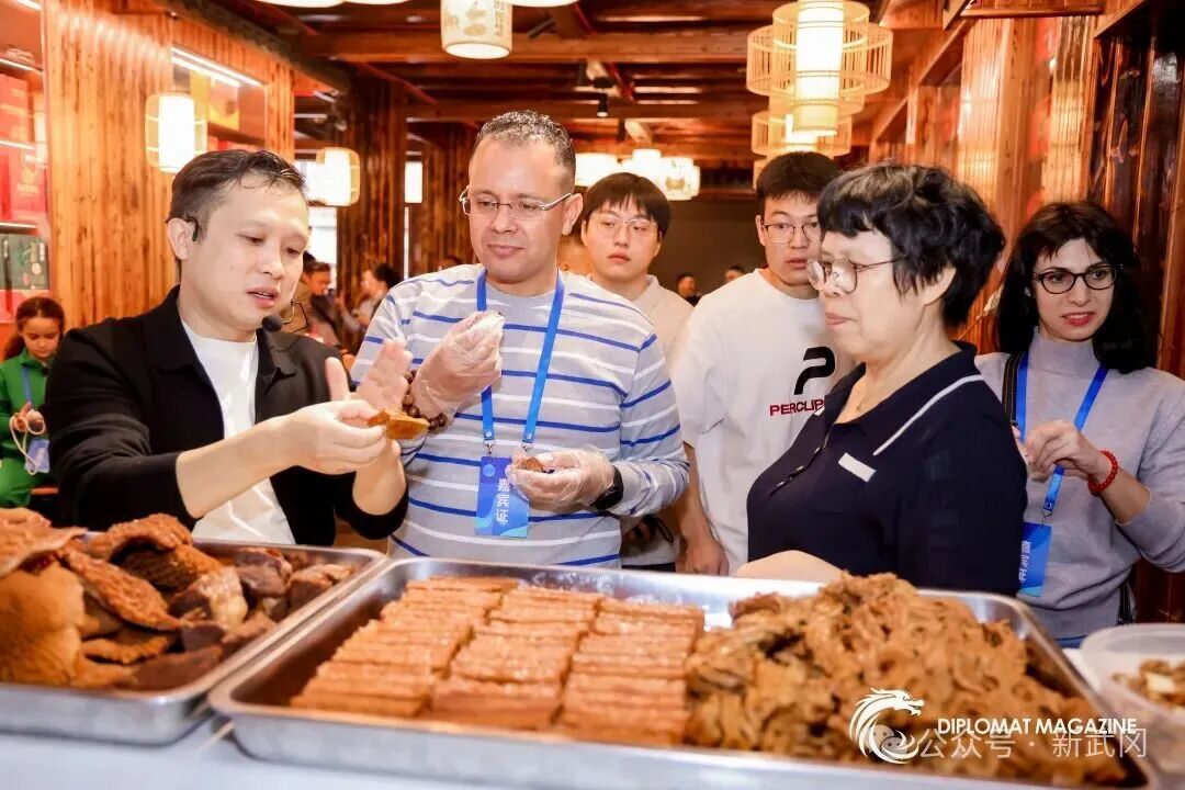 一锅老卤连通世界：与外交官一同体验中国卤味之都的魅力_fororder_微信图片_2025-10-26_173555_510