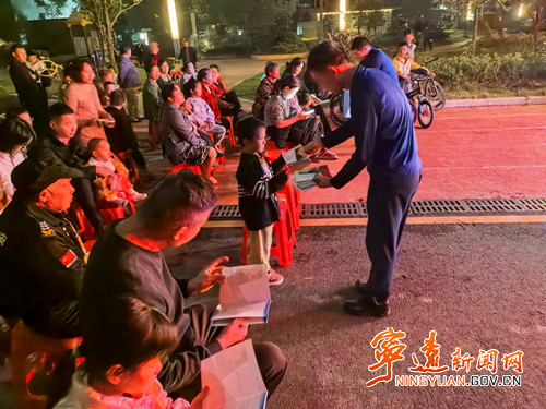 宁远消防：开展消防夜间宣传活动_副本500.jpg