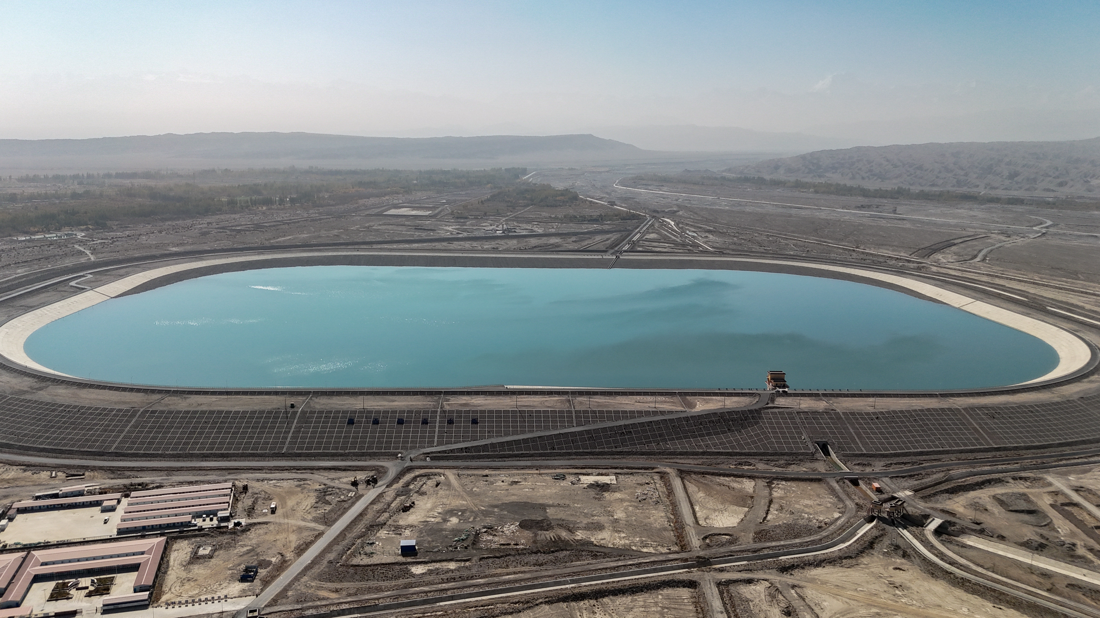 新疆阿克陶县奥通勒克水库工程主体竣工