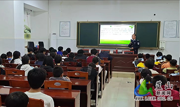 蓝山县关工委办公室讲师团到湘源学校开展专题知识讲座.jpg