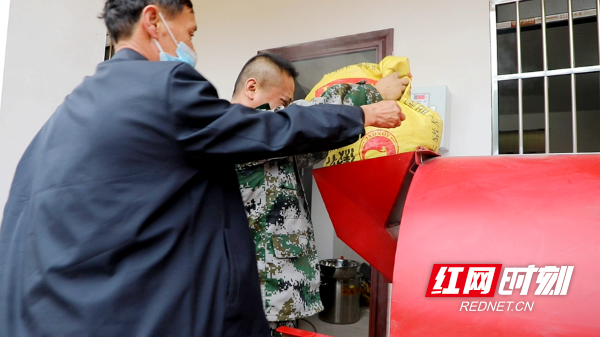 茶油06_副本.png 茶油06_副本.png