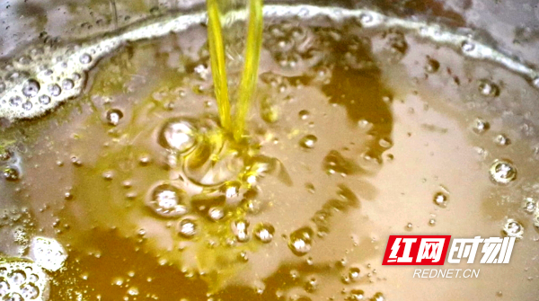 茶油07_副本.png 茶油07_副本.png