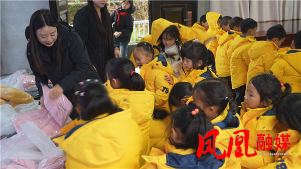 Still1104_00011.jpg Still1104_00011.jpg