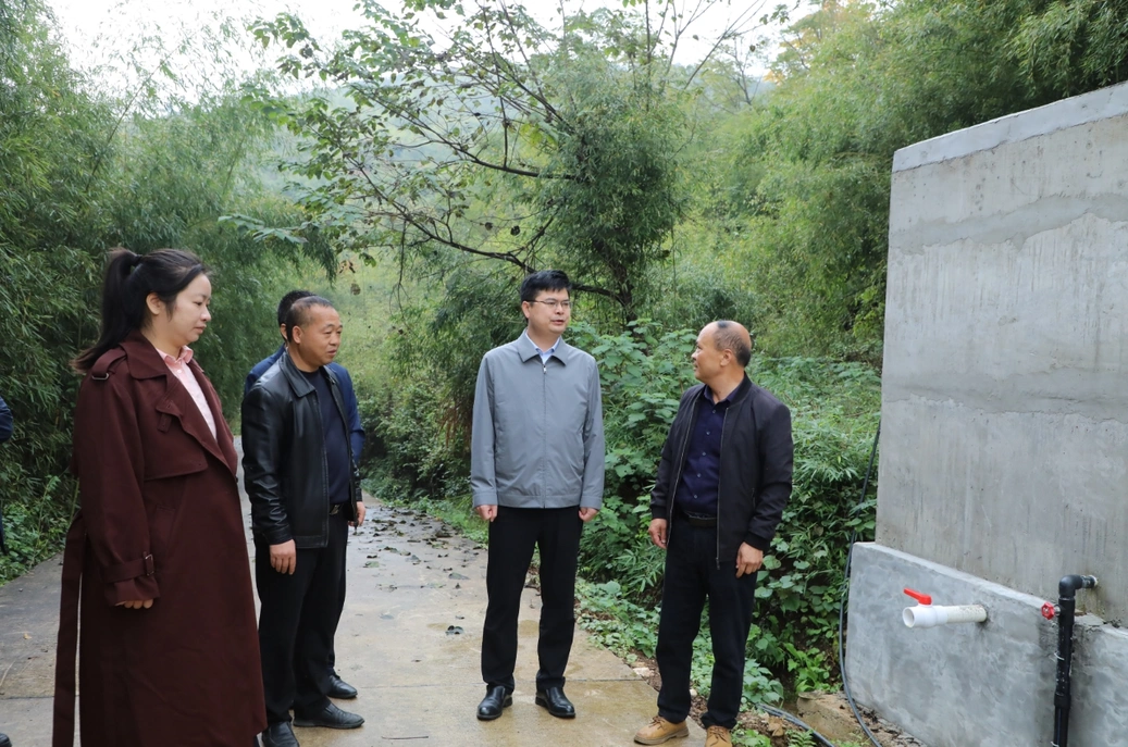 郑明明调研巩固拓展脱贫攻坚成果同乡村振兴有效衔接暨督导检查党的建设、生态环境、安全生产工作