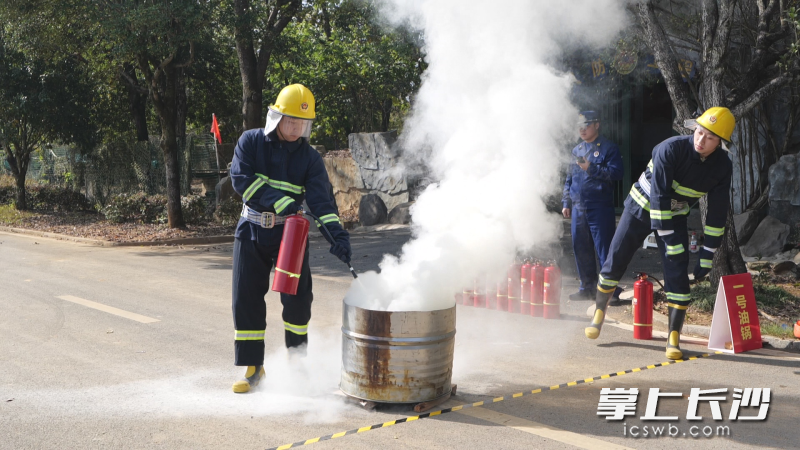 比武精彩瞬间。 均为长沙晚报通讯员 李有义 摄