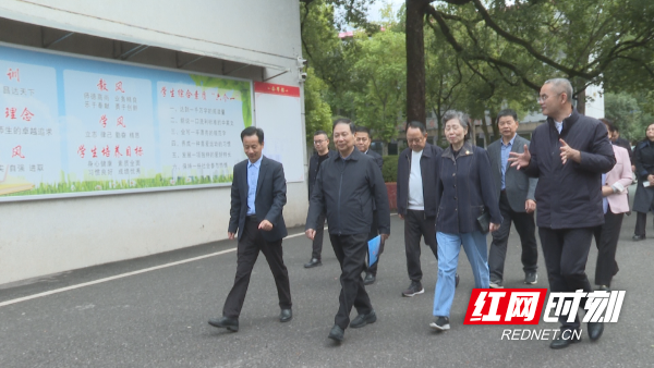 杨泰波-1.bmp 杨泰波-1.bmp