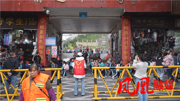 Still1106_00005.jpg Still1106_00005.jpg