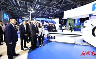 毛伟明率团参观第八届进博会展馆