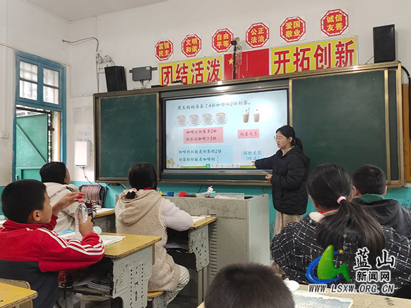县委理论学习中心组开展 2025年第11次集体(扩大)学习.jpg 县委理论学习中心组开展 2025年第11次集体(扩大)学习.jpg