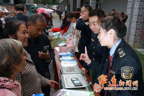 宁远消委：“古装演绎+现场快检”  景区消委维权“接地气”_副本500.jpg