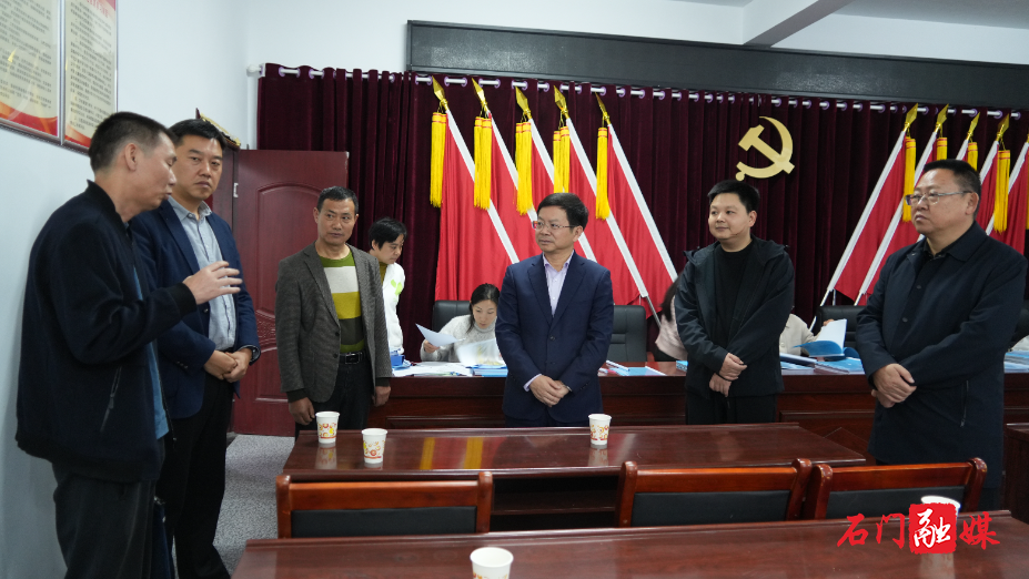 吴兴国深入维新镇督导巩固拓展脱贫攻坚成果同乡村振兴有效衔接工作4.jpg