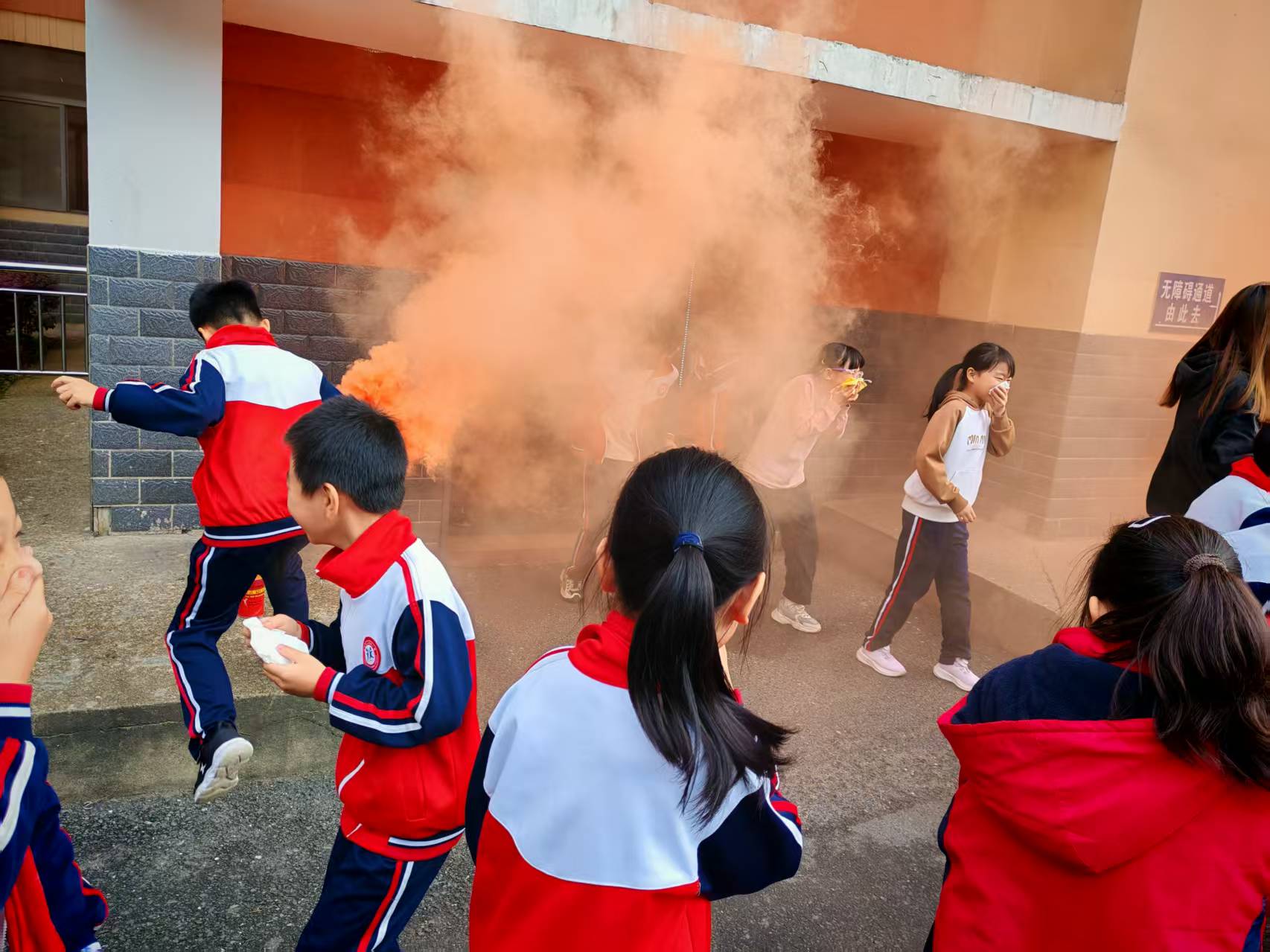 【资阳区站】益阳市人民路小学：蓝焰护苗进校园 安全护航助成长