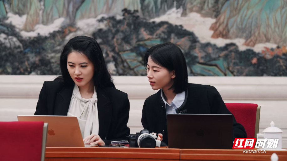 王杨朱丽萍_副本.jpg 王杨朱丽萍_副本.jpg