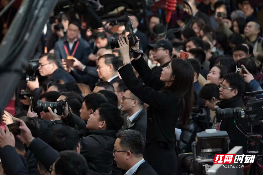 朱丽萍.jpg 朱丽萍.jpg