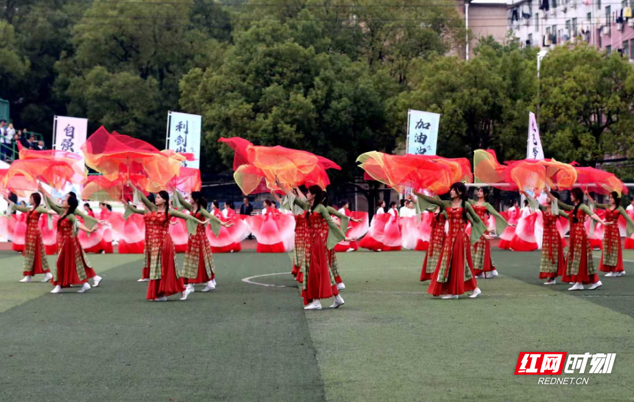 394.团体表演2.jpg 394.团体表演2.jpg