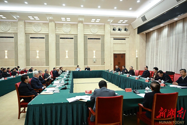 沈晓明主持召开省级离退休老同志情况通报会暨省委“十五五”规划《建议》征求意见座谈会