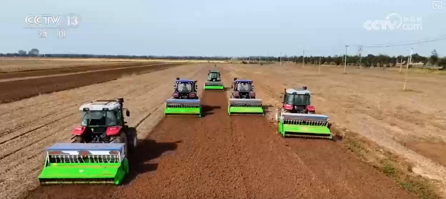 各地精准施策全力以赴高质量播种 “新技术+新设备”让秋冬种更“智慧”