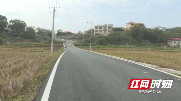 建湘村公路-1.bmp 建湘村公路-1.bmp