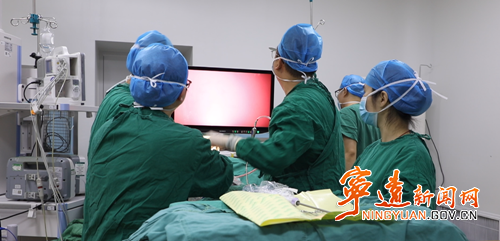 宁远县人民医院成功实施永州市首例“胸腔镜下同期双侧肺结节切除术”_副本500.png
