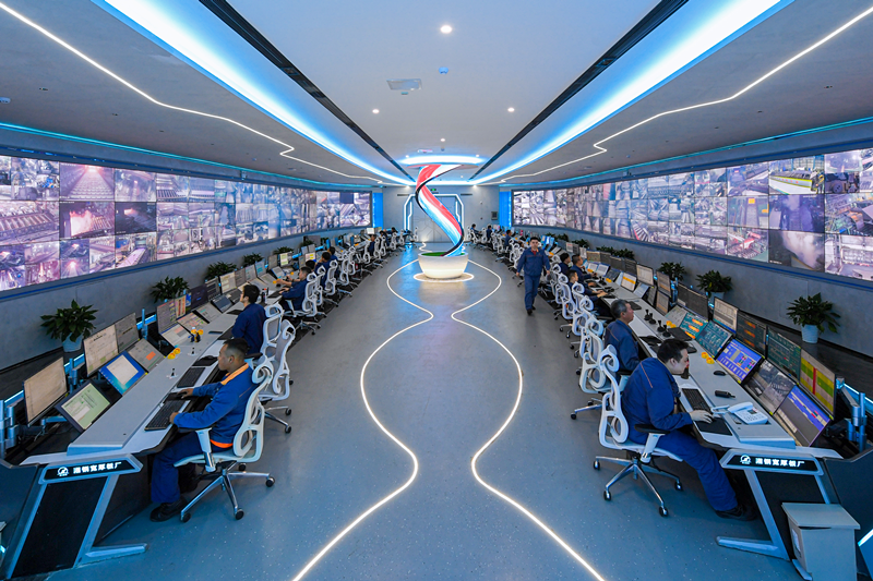 湘钢建设智慧工厂,生产效率提升30% 。(记者 方阳 摄)