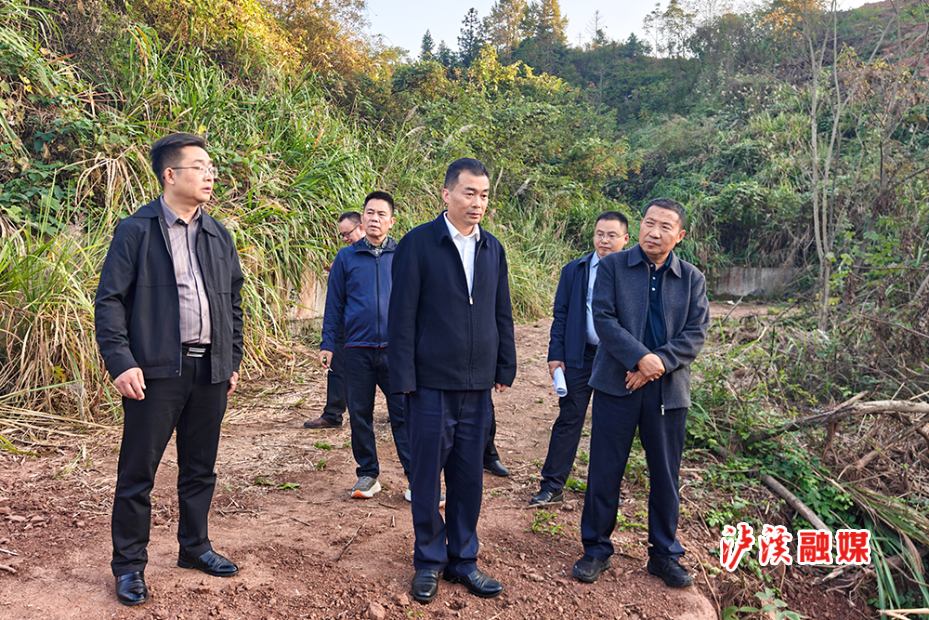 尾矿库.jpg 尾矿库.jpg