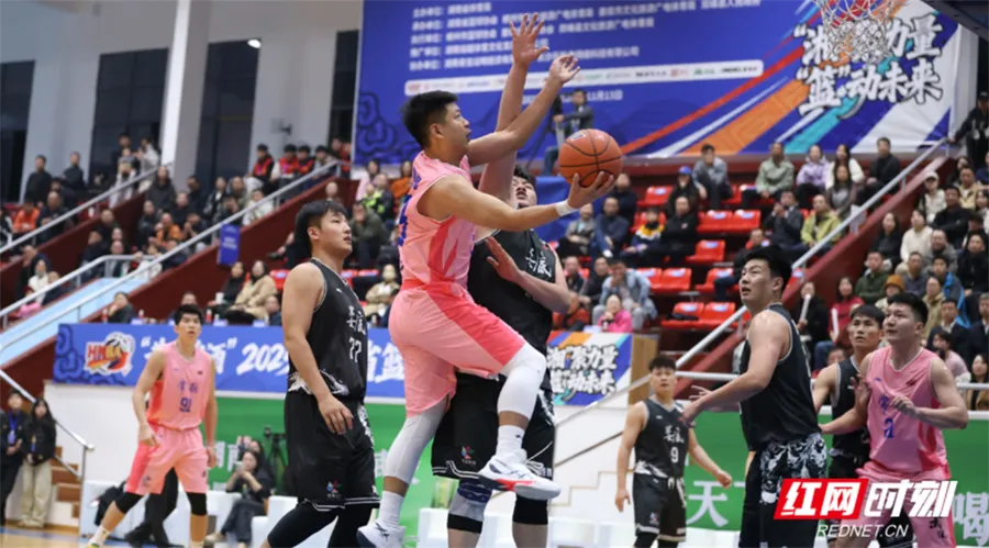 祝贺！2025湘BA常德武陵酒队捧回季军奖杯