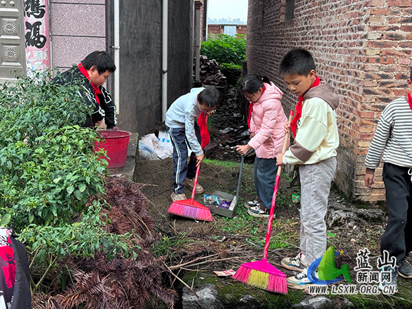 田心学校开展“文明志愿我先行”志愿活动.jpg 田心学校开展“文明志愿我先行”志愿活动.jpg