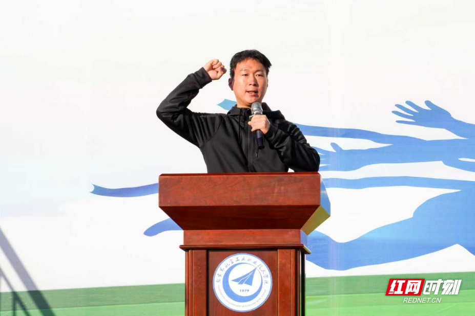 c121bf7669165411421174c6a84b690b