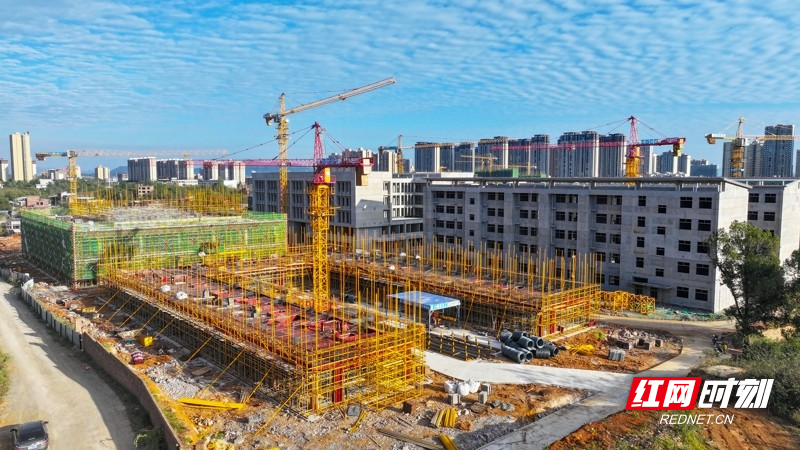 湖南新田:重点教育工程加速推进02_.jpg