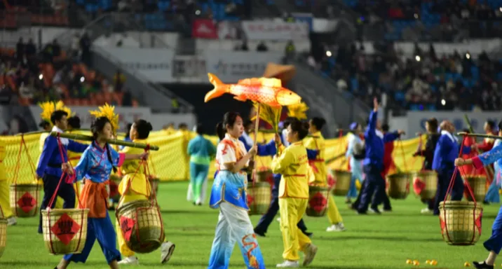 山水为幕 T台为秀“郴品郴味”与“郴州力量”同台绽放