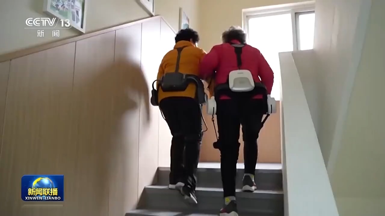 视频 |社区养老充满温暖！智能医疗设备