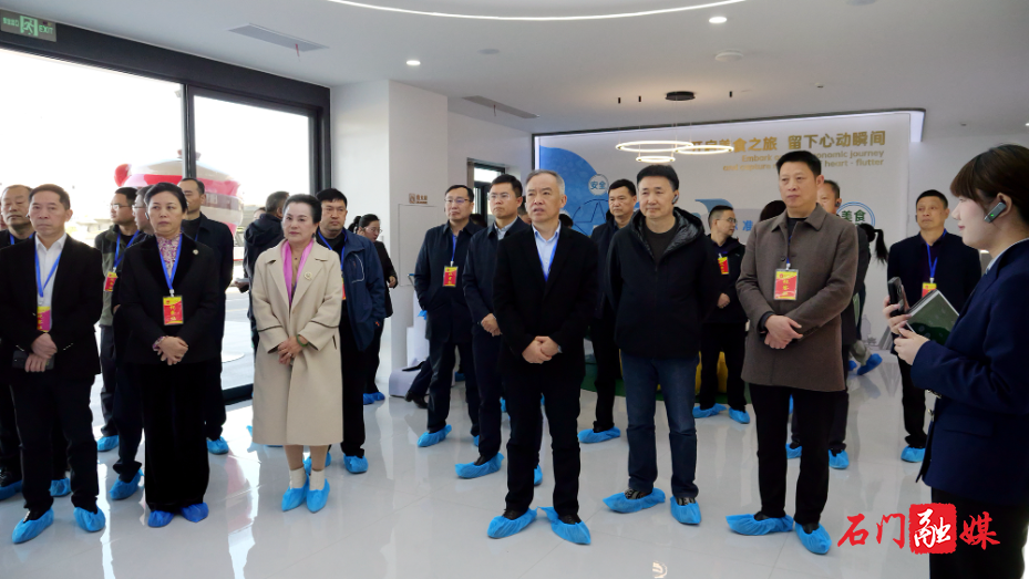 县人大常委会集中视察“五好”园区建设情况3.jpg