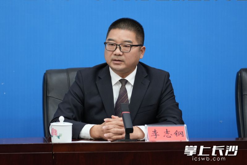 望城区农业农村局党组书记、局长李志钢回答记者提问。长沙晚报通讯员 黄卓鹏 摄