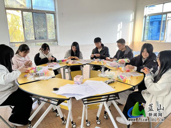 蓝山县第一中学:以协作绘温暖,以心意赴时光.jpg 蓝山县第一中学:以协作绘温暖,以心意赴时光.jpg