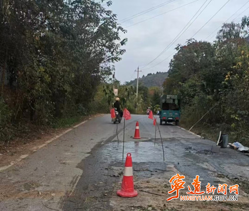 宁远东溪街道:织密道路“安全网”_副本500.jpg 宁远东溪街道:织密道路“安全网”_副本500.jpg