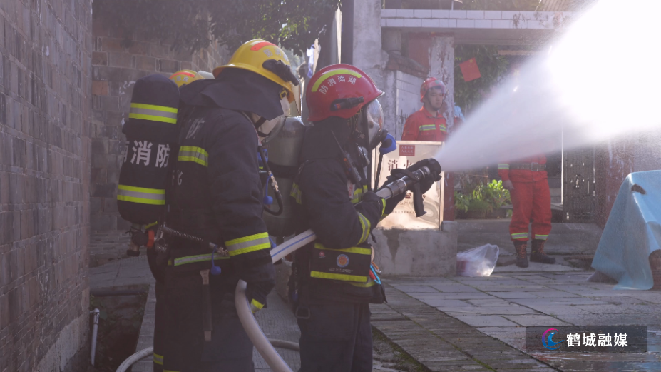 初编:古建消防演练筑牢安全防线 三级联动守护千年文脉.mp4_000110.033.png 初编:古建消防演练筑牢安全防线 三级联动守护千年文脉.mp4_000110.033.png