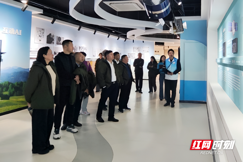 处干班学员参观气象科普馆。.jpg 处干班学员参观气象科普馆。.jpg