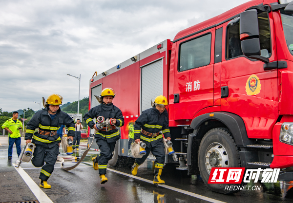 2、消防比武。.jpg