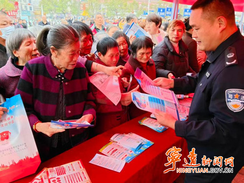 宁远县文庙街道:“宪”在行动 “法”在身边_副本500.jpg 宁远县文庙街道:“宪”在行动 “法”在身边_副本500.jpg