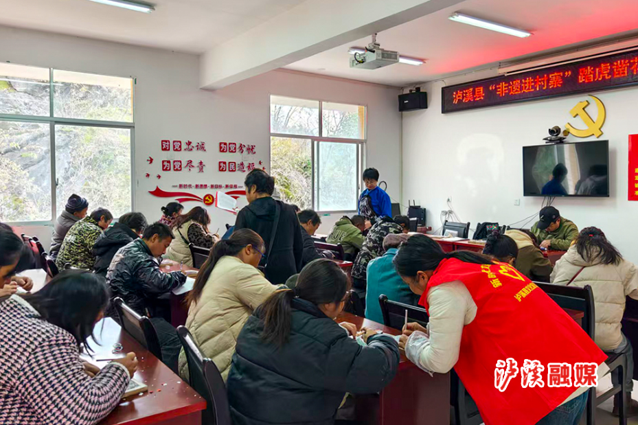 文旅广电局工美赋能乡村振兴 非遗技艺扎根乡土.jpg