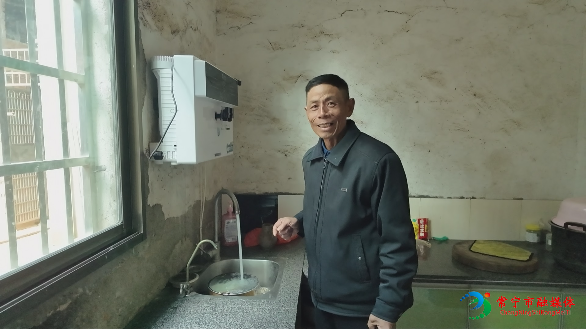 曲潭装水1.jpg 曲潭装水1.jpg