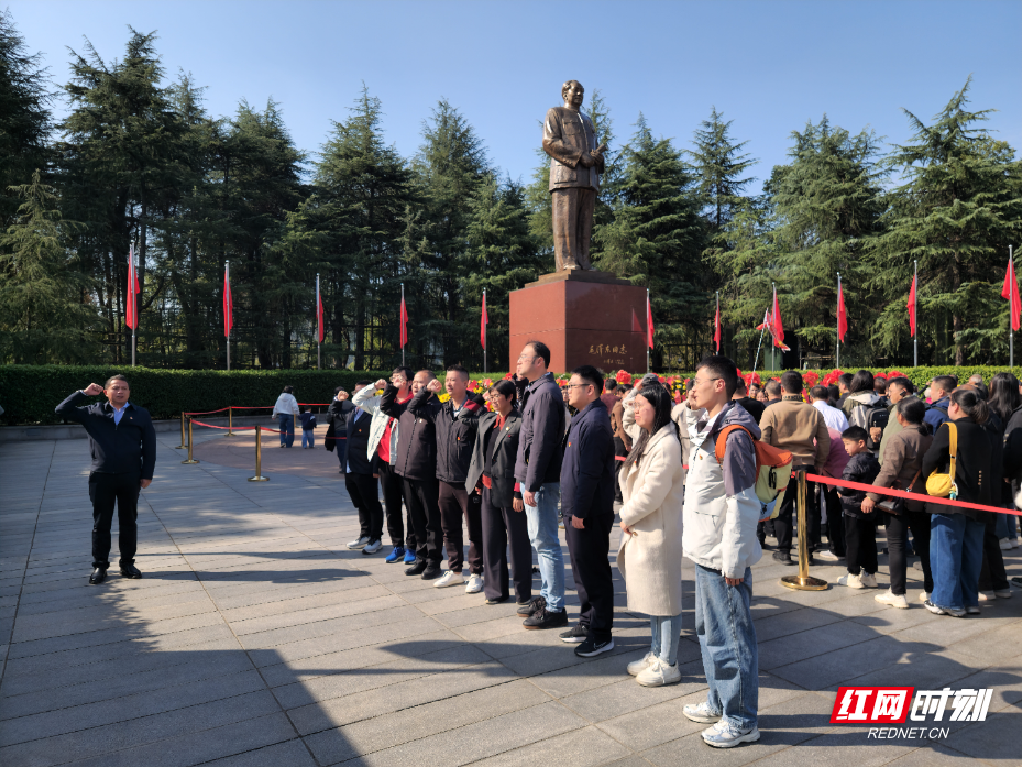 重温入党誓词.jpg 重温入党誓词.jpg